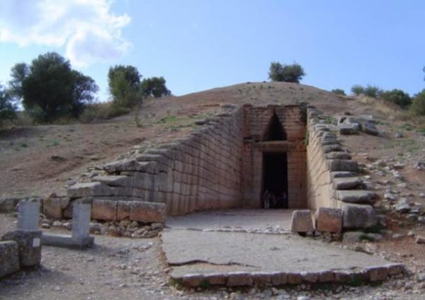 treasury-of-atreus-in-mycenae