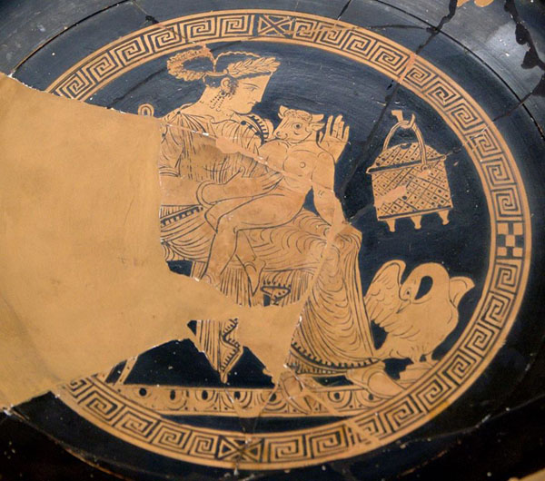 Пасифая, жена царя Миноса, родила Минотавра от бога Посейдона, превратившегося в белого быка.