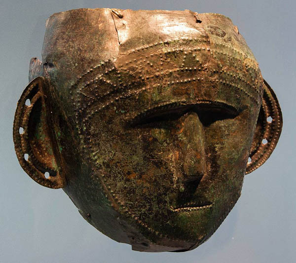 galdshtat-kelty-maska-cultura-di-hallstatt-750-450-a-c
