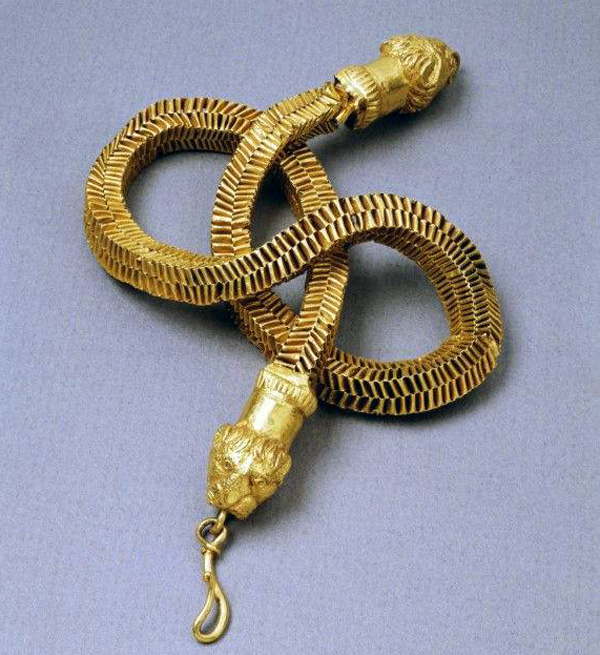 Золотая цепь с головы льва-300 г. до н.э