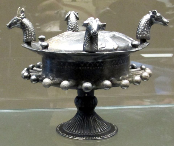 боги-ритуальная чаша в зверином стиле -650-600 гг. до н.э